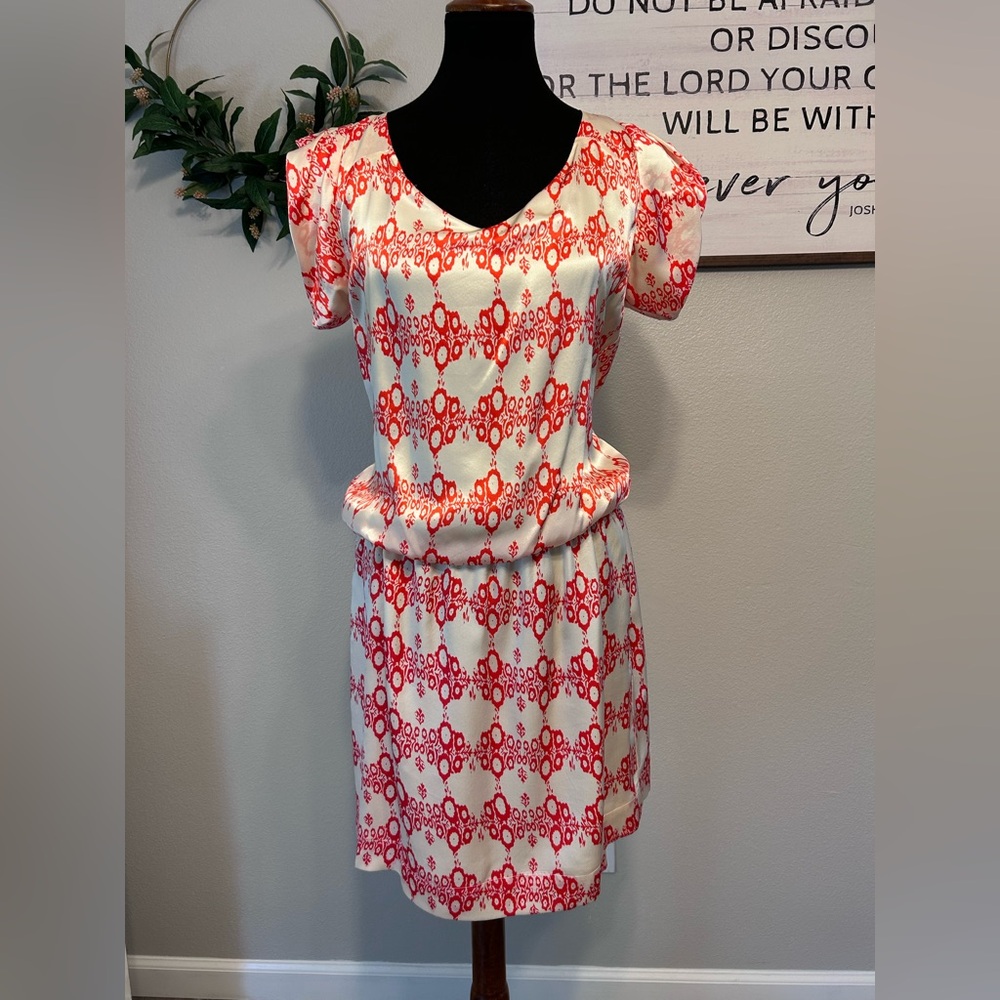 100 % silk collective clothing Elegant Red and off white  Patterned Dress size M